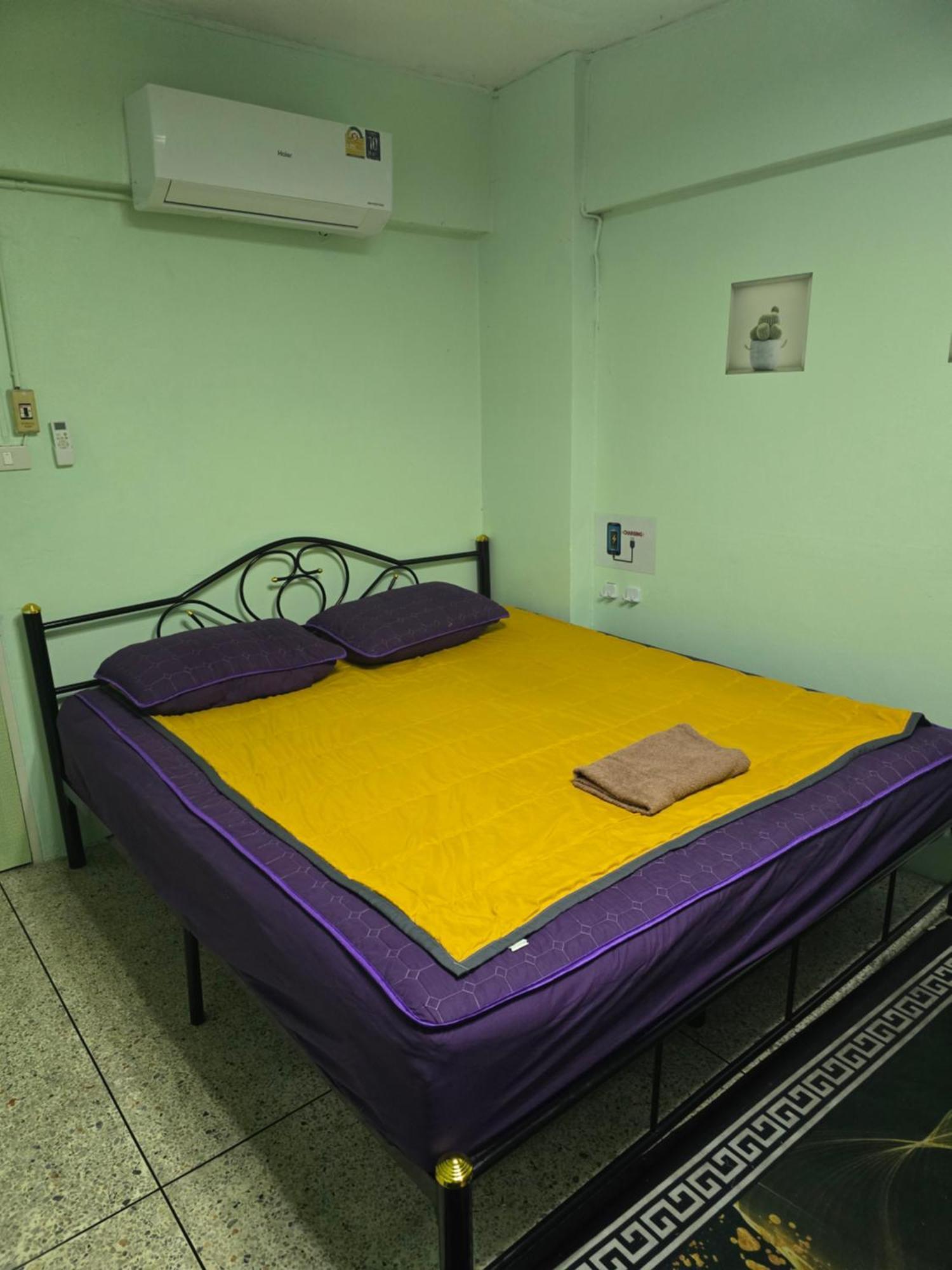 Spacious With Private Kitchen Near Skytrain בנגקוק