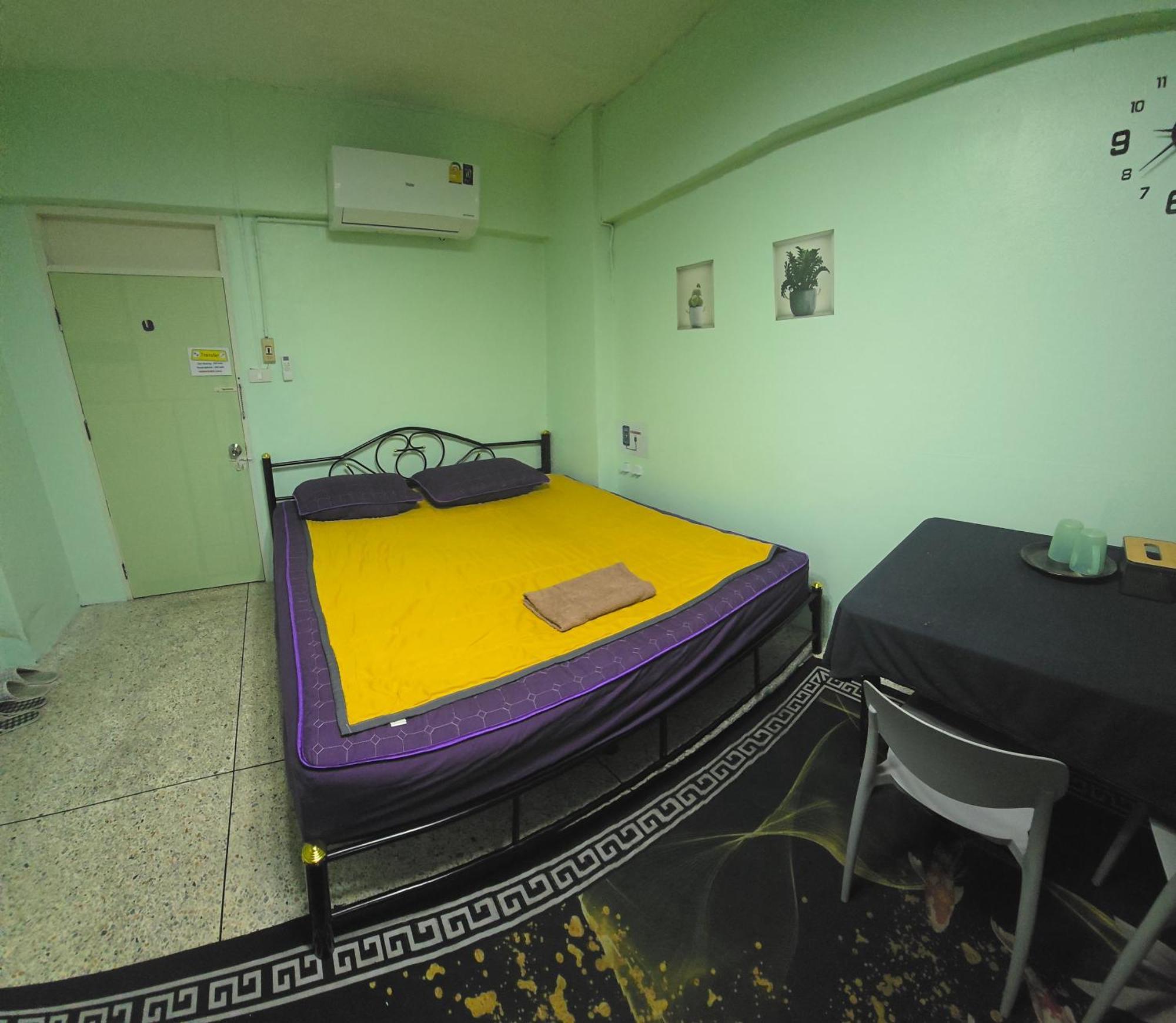 Spacious With Private Kitchen Near Skytrain